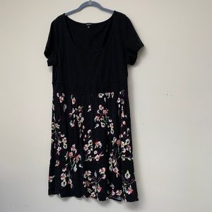 EUC Torrid Scoop Neck Floral Dress